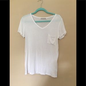 Women’s white t-shirt size M
